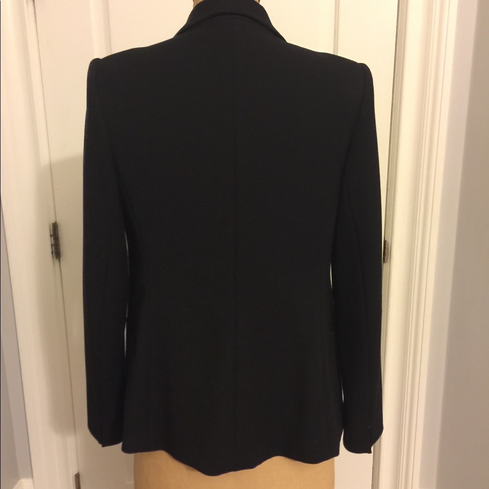 Blazer - Picture 3 of 5